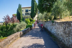 Full-Day Tuscany and Chianti Hills Bike Tour With Lunch at Farm - Bellosguardo and Colleramole: the fast ticket to Florence views
