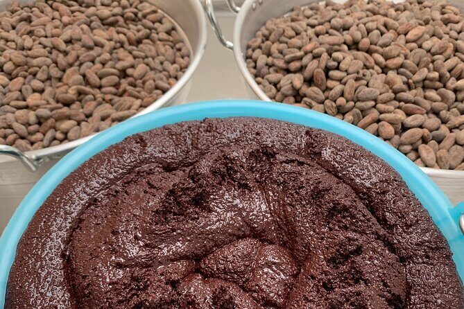 Guided tour of the Artisan Chocolate Factory in Tuscany - The Walkthrough: From Cocoa Bean to Tempered Chocolate