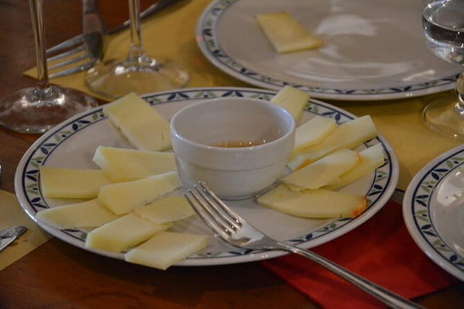 Half-Day Chianti Tour to 2 Wineries with Wine Tastings and Meal - A Half-Day Escape From Florence, Without the Stress
