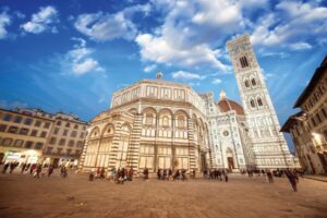 Hidden Florence: 2-Hour Guided Walking Tour - Meeting at Piazza di San Lorenzo and getting your bearings fast