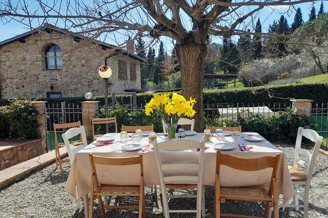 Homemade Pasta Class and Lunch in the Heart of Chianti - Francesco, Valentina, and Anna: a welcome that sets the tone