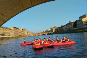 Kayaking on the Arno River in Florence under the Pontevecchio Arcade - Single or double inflatable raft: pick the comfort level that fits you