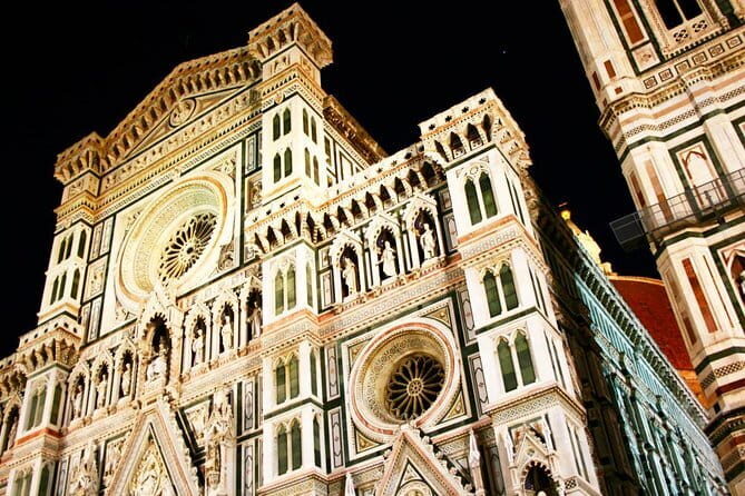 Kid-Friendly Florence Tour by Night with Gelato & Pizza - 5:30 pm start at Piazza della Signoria: Duomo energy kicks off the night