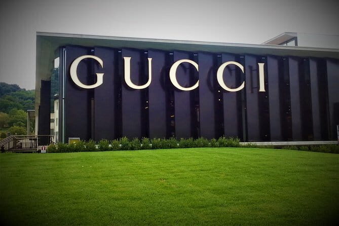 Luxury Chauffeur Service THE MALL from Florence to Reggello - Luxury Chauffeur from Florence: the real win is not driving