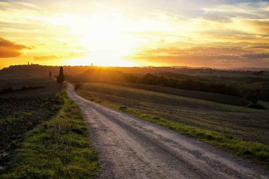 Magic Tuscany Tour - Crete Senesi: chasing light and shadow across the hills