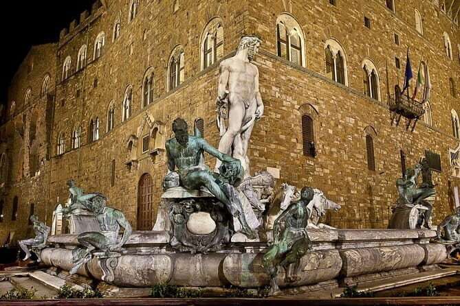 Medici Secrets & Mysteries: Interactive Walking Tour Game - Medici castle in the city plus a grand Renaissance palace finish