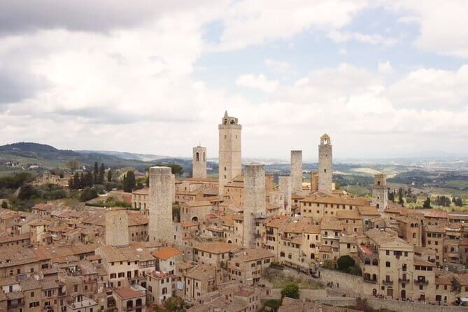 Medieval Tour in Monteriggioni and Val d'Orcia from Florence - Montalcino: where wine-country location does the work for you