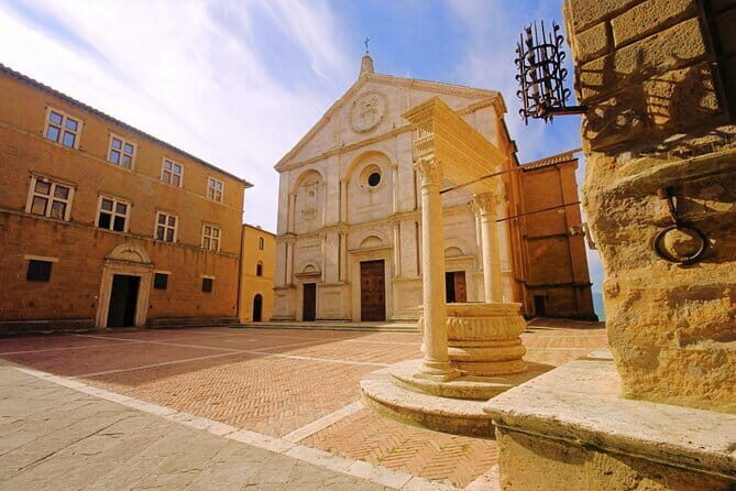 Medieval Tour in Monteriggioni and Val d'Orcia from Florence - Pienza’s Renaissance planning: beauty with a purpose