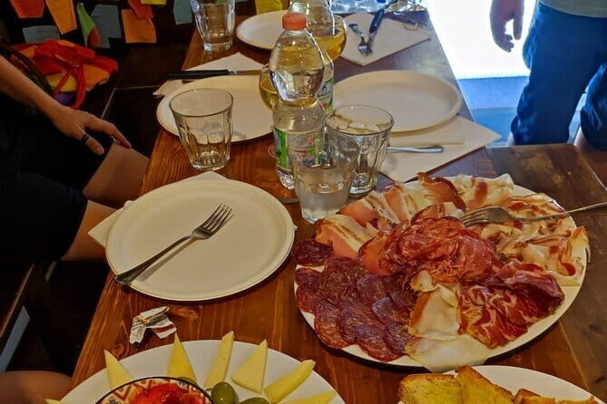 Mercato di Centrale - Food and Wine Tasting Highlights Tour - Medici Palace stop: power stories without the interior tickets