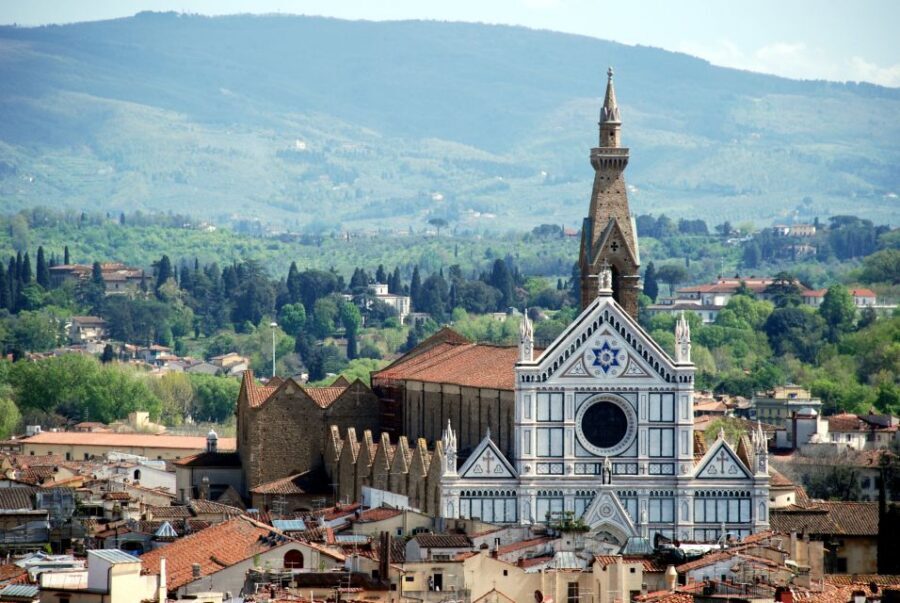 Michelangelo and Santa Croce Private Tour - Start at Dante: why the meeting point sets the tone