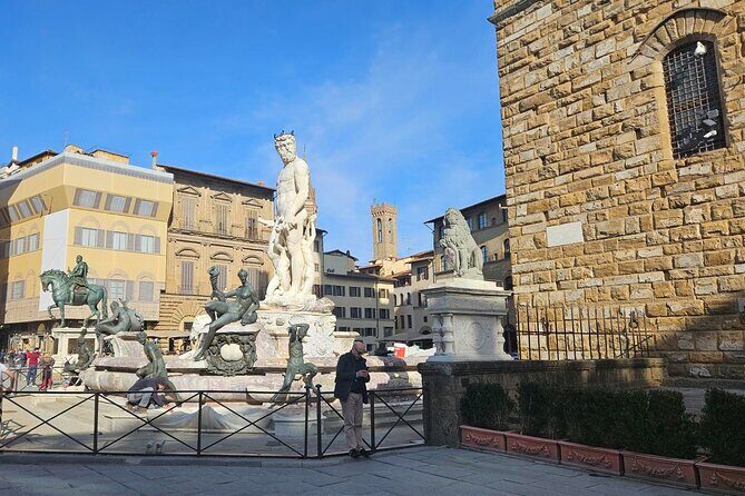 Michelangelo’s David & Medici Treasures Accademia Gallery Tour - Piazza della Signoria finale: Neptune’s Fountain and Palazzo Vecchio energy