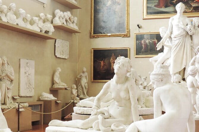 Michelangelo’s David Statue Fast Track Tickets - Your first rooms: Colosso Hall and Giambologna’s Rape of the Sabines