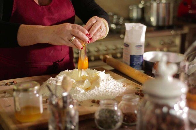 Montalcino Cooking Class and lunch with the local lady - Your Tuscan cooking lesson: hands-on, apron on, recipes included