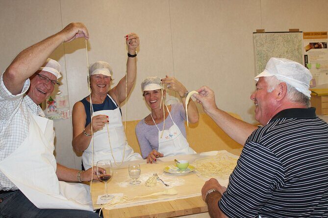Montalcino Cooking Class and lunch with the local lady - Where you meet Artemisia Viaggi and how to plan your arrival