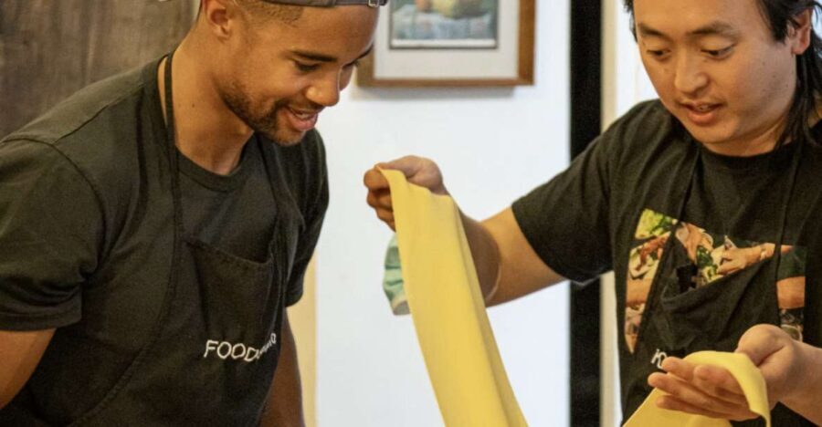 Neighborhood shopping & Homemade Pasta ! - The studio lesson: pasta-making technique with a pro chef