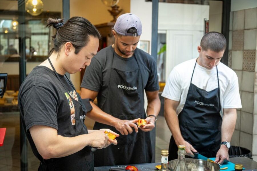 Neighborhood shopping & Homemade Pasta ! - What does 3 courses really mean here?