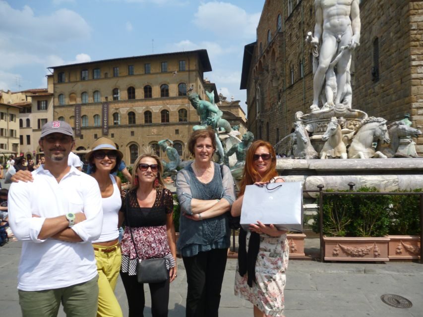 Palazzo Vecchio: Magnificent Private Tour - From Fontana del Nettuno to Piazza della Signoria: start with the right orientation
