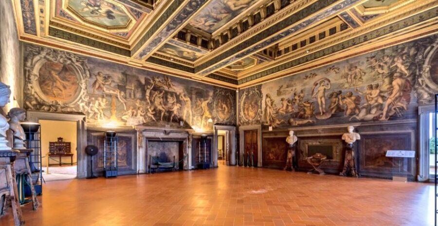 Palazzo Vecchio: Private Guided Museum Tour & Tower Tickets - The Hall of the Five Hundred: where art and political power overlap