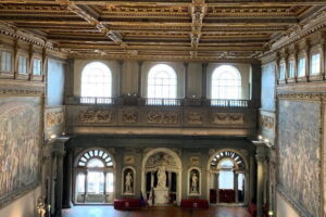 PALAZZO VECCHIO Private tour in Florence - Entering Palazzo Vecchio: what you see in the reception halls