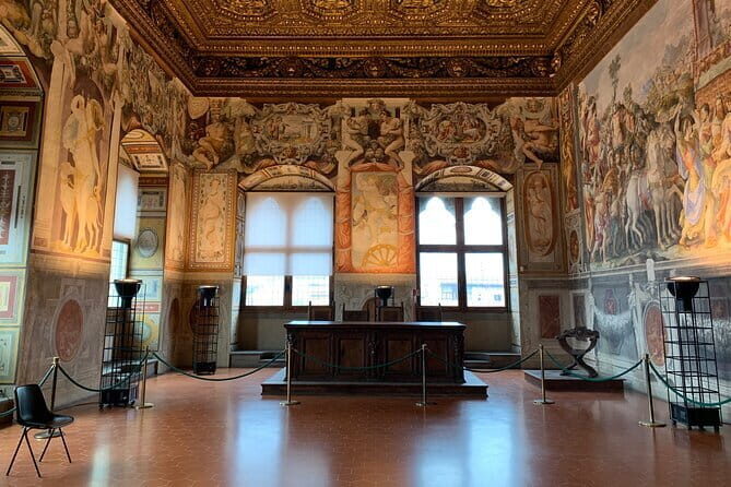PALAZZO VECCHIO Private tour in Florence - The Battle of Anghiari mystery: a story you’ll carry outside