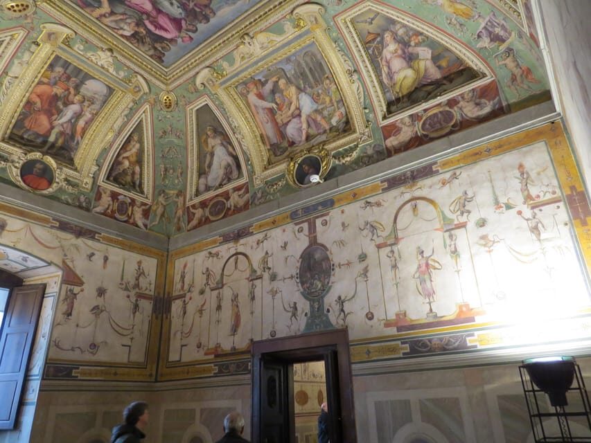 Palazzo Vecchio Secret Passages Tour & Lunch or "Gelato" - Lunch in Florence Old Town vs Gelato Tasting: Which Ending Is Better