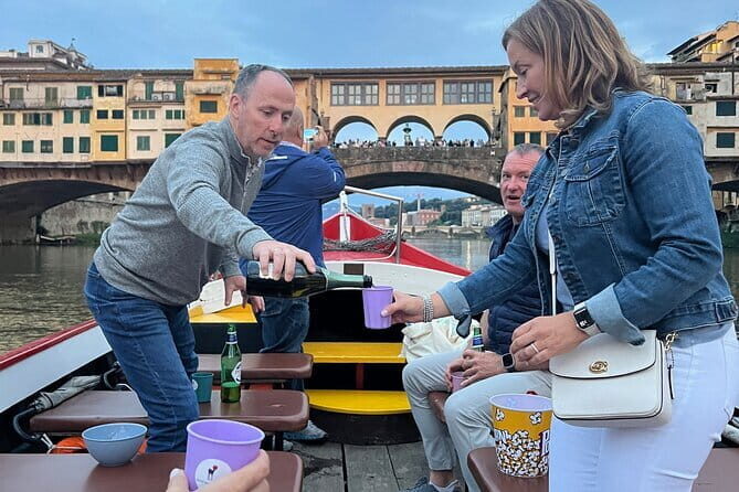 Panoramic Florence by Boat with Wine - Fiume Arno segment: a private gondola ride for 50 minutes