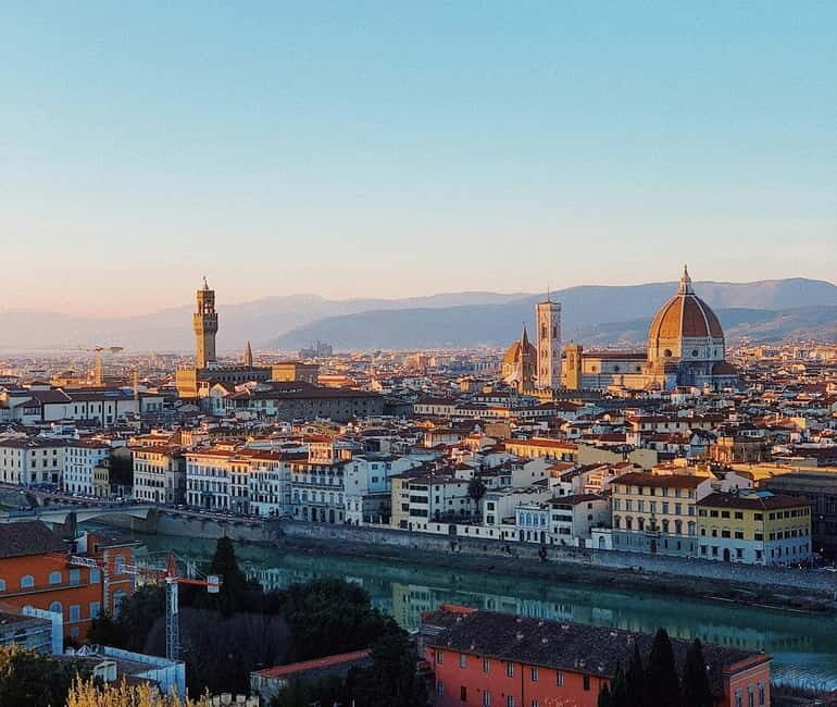 Panoramic walking tour in Florence with Vincenzo - Ponte Vecchio: Goldsmith Workshops and the Bridge’s Real Character