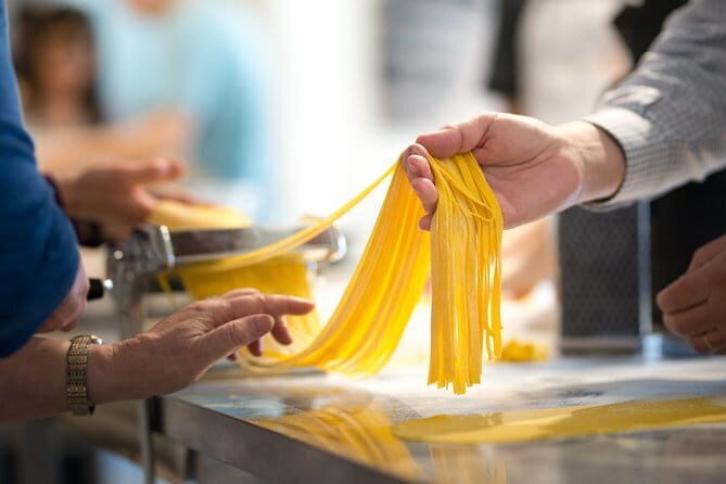 Pasta Cooking Experience in Florence - The Start on Via Camillo Cavour: Check-In and Group Setup