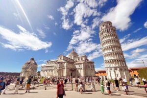 Pisa and Lucca Day Trip from Florence - Pisa Arrival: Square of Miracles First Contact