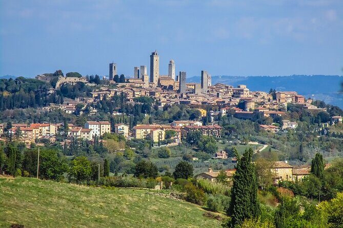 Pisa and San Gimignano Tour from Florence - Price and value for a group up to 8