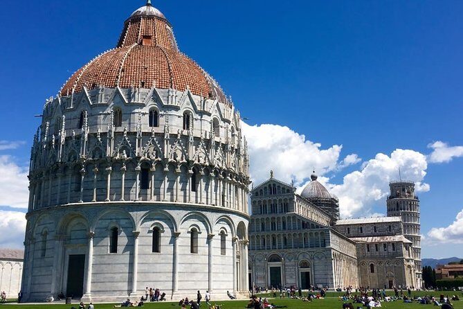 Pisa and San Gimignano Tour from Florence - Miracles’ Square: Plan your time around the Leaning Tower