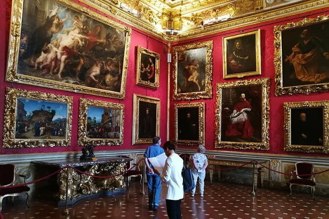 Pitti Palace, Boboli Garden & Palatina Gallery Guided Tour - Where the Tour Starts: Piazza de Pitti and the Smooth Entry Factor