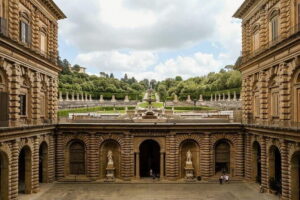 Pitti Palace Small Group Tour - Palazzo Pitti: Medici Residences, Frescoes, and the Palace as a Story