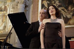 Pizza Dinner and Italian Opera Arias Concert in Florence - Piazza del Carmine pizza stop: what you’re really getting (and what to watch)