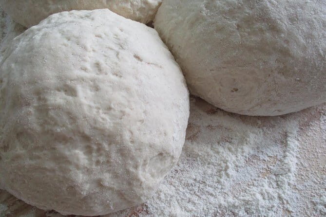 Pizza & Gelato: Family Cooking Class in Florence - Timing and meet-up: start at Via Antonio Scialoja