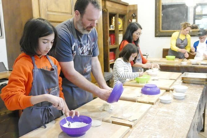 Pizza & Gelato Making Class in Oltrarno with Eating Europe - From dough to oven: making your homemade Florentine pizza
