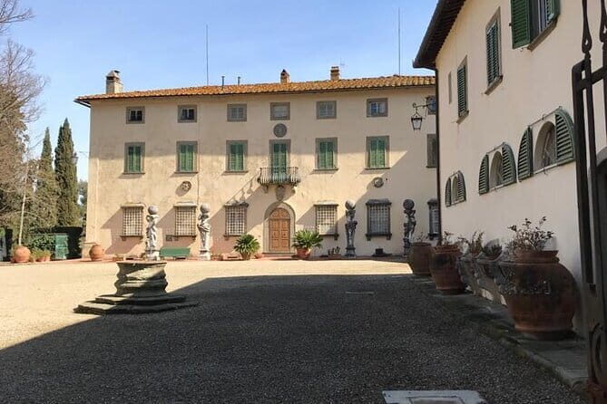 Private Carmignano Tour: The First Cabernet Sauvignon in Tuscany - Stop 1 and the first winery experience: getting oriented