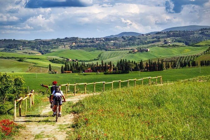 Private E-bike Tour in Chianti from Florence - Meeting in Florence: Piazza della Repubblica at 9:00am