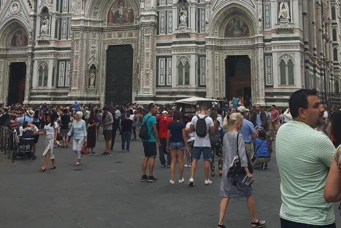 Private Florence City Tour & The Mall Shopping - Lunch time in Florence: how to make it count
