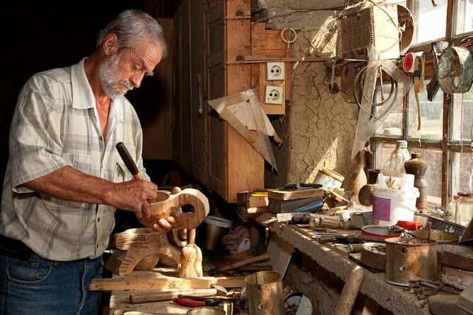 Private Florence Oltrarno Art and Crafts Walking Tour - Key Things You’ll Notice on This Oltrarno Craft Tour