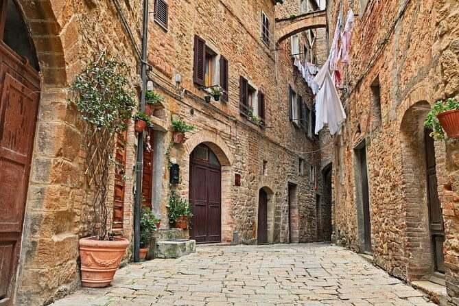PRIVATE Full-Day Tour of San Gimignano and Volterra - From Florence pickup to Tuscan hill towns: how this day is paced