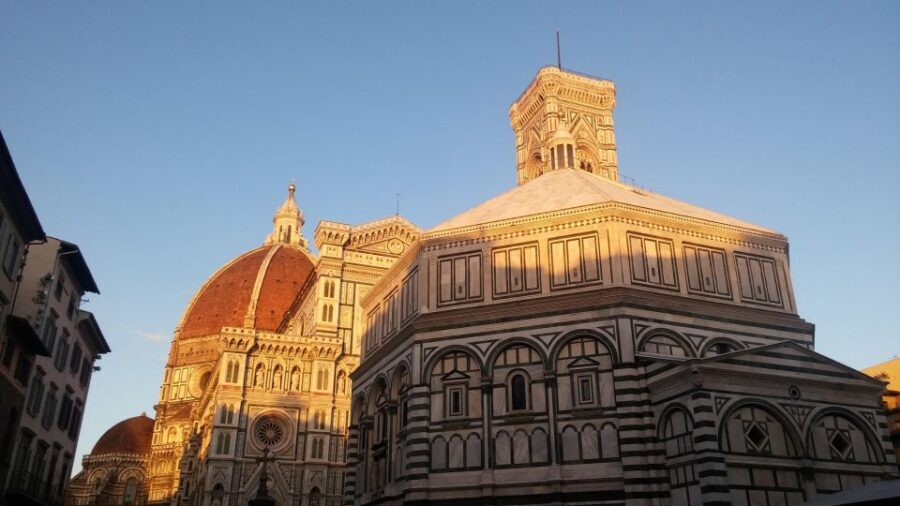 Private Guide at disposal in Florence - Hotel pickup and getting started in the historic center