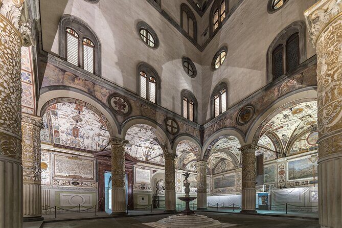 Private Guided Tour of Palazzo Vecchio in Florence - Guide quality and pacing: how to protect your 2 hours