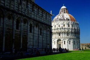 Private half day trip to Pisa, from Florence - The comfy Mercedes setup: pickup, Wi‑Fi, water, and timing