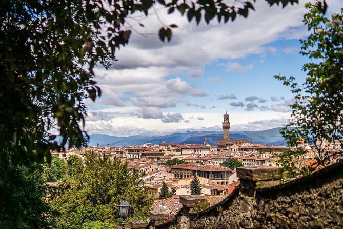 Private Photo Tour in Florence with a Professional Photographer - Stop 2: Ponte Vecchio (the bridge lesson for leading lines and balance)