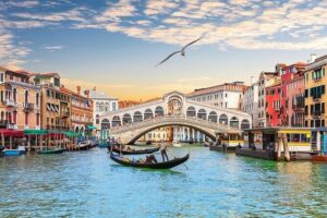 Private Tour from Florence: Venice Full Day Tour by Train - Canal Grande: where Venetian Gothic meets daily life