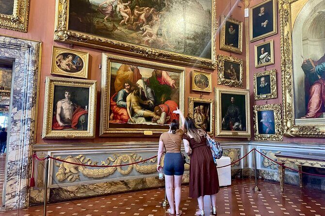 Private Tour of Pitti Palace with Boboli Garden - Boboli Gardens: statues, caves, fountains, and a slower pace