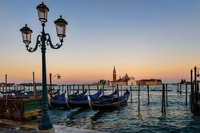 Private Transfer from Florence to Venice with 2 hours for sightseeing - Ferrara stop: using an hour for the right kind of wandering