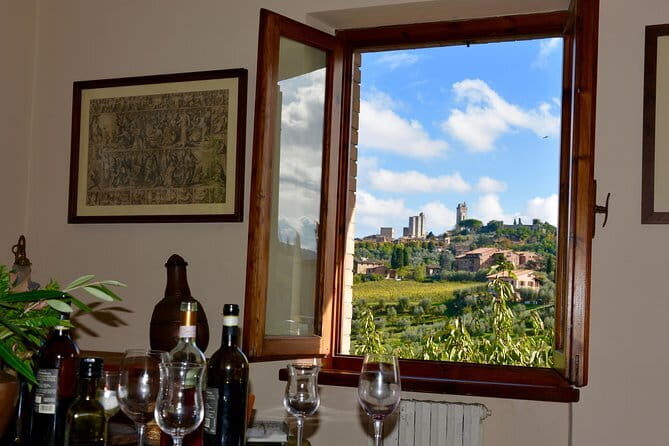 Private Tuscany Day Trip from Florence Including the Leaning Tower of Pisa - San Gimignano’s Collegiata Duomo: a quick stop with medieval details