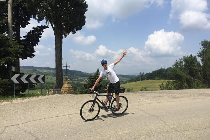 Private Tuscany Sunset Bike Tour - One big hill and how the guide handles pace (and weather)